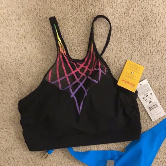 Lot of swimwear tops - Picture 3 of 9